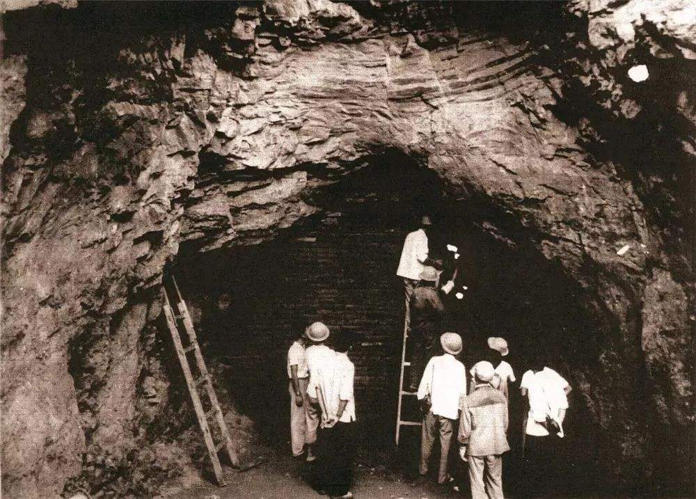 古墓|北京一汉代古墓被发掘，墓中龙头枕估值超24亿，比金缕玉衣还珍贵