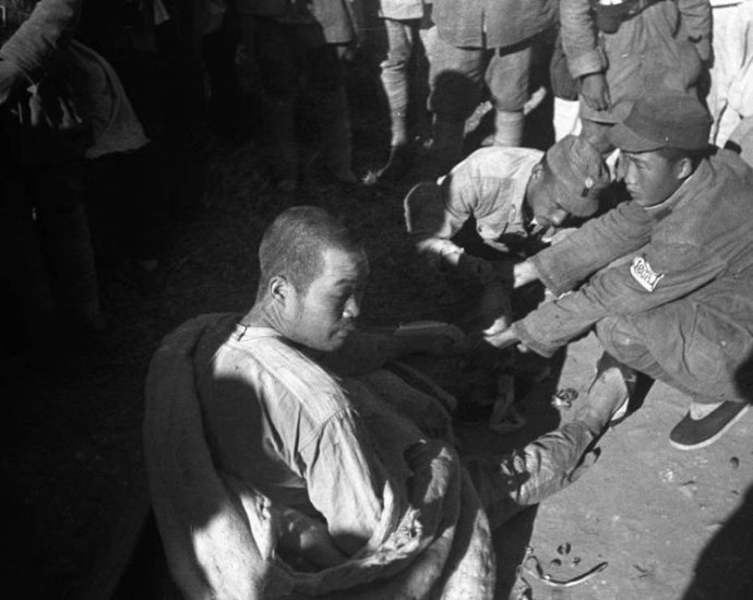 老照片,被八路军俘虏的日军战俘,在受到优待后成为反战人士