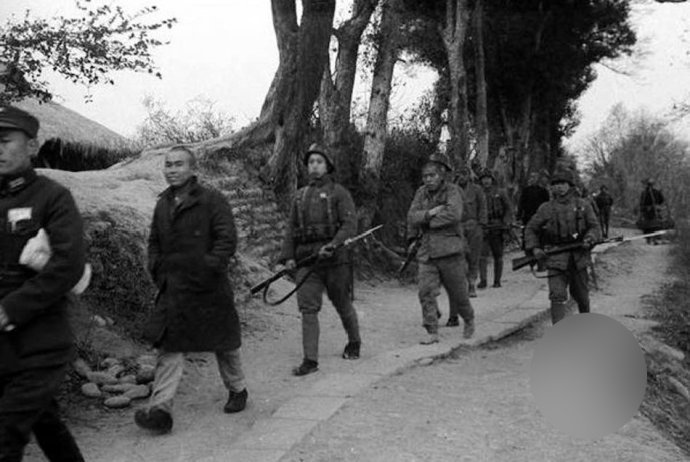 老照片,被八路军俘虏的日军战俘,在受到优待后成为反战人士