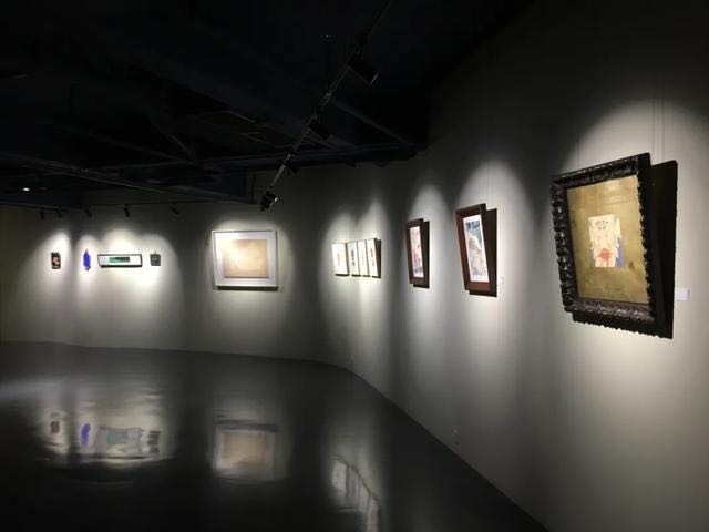 青年艺术|洞穴般幽微而多元的空间里，六位青年艺术家将工笔画玩出“脑洞”