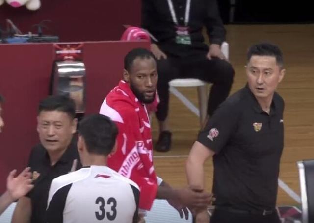 易建联|今晚没有易建联和马布里的京粤大战，你还会看吗？