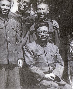 解放战争时期,解方与吕正操,万毅,张学思等东北军出身的将领一样,是