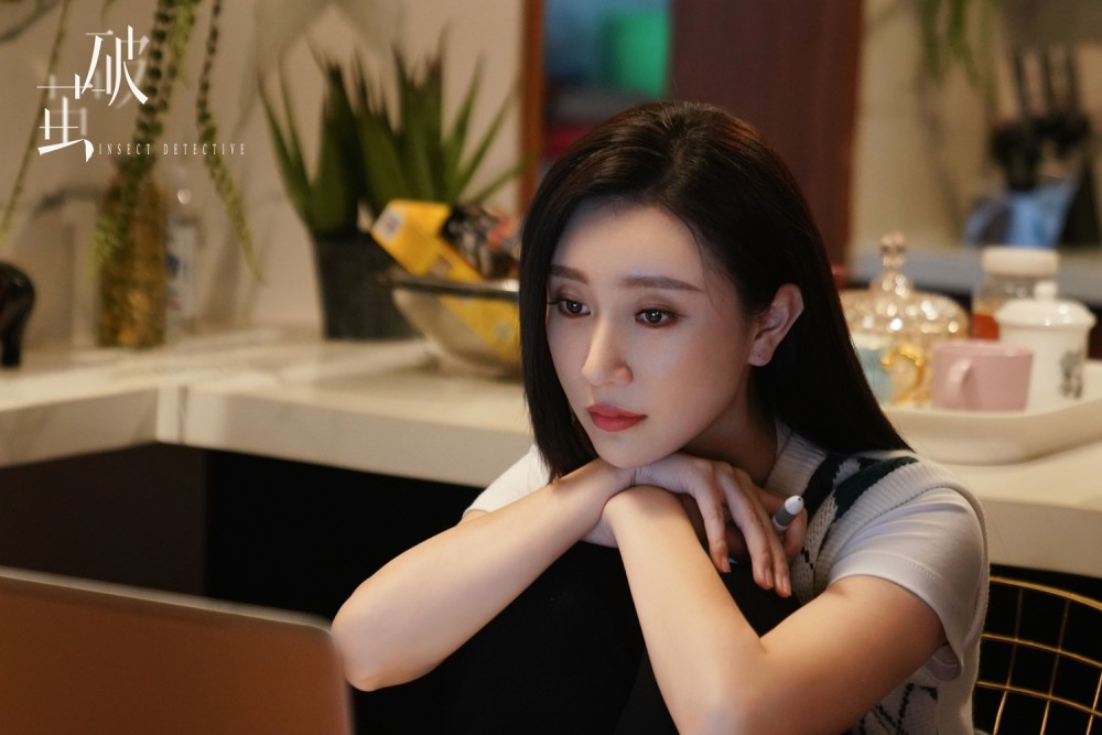 楚月新剧破茧开播正义女法医酷飒上线