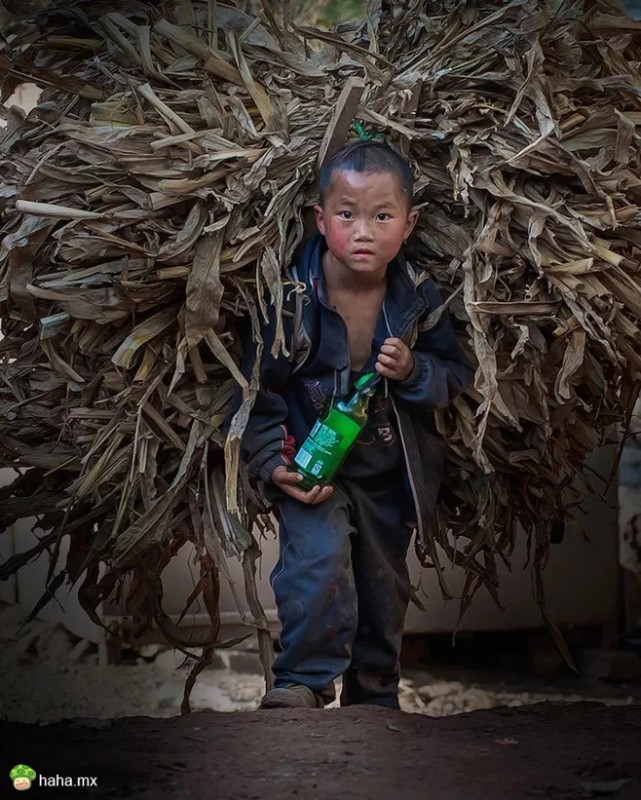 贫困家庭孩子缺失的东西很多