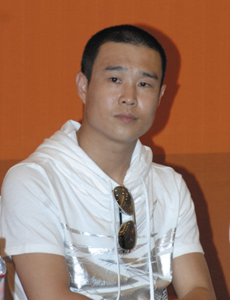 当时赵本山就火了,把小沈阳一顿教育,让他明白其中的道理,一定要善待