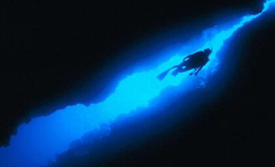 马里亚纳海沟|马里亚纳海沟不仅有生物存在，还有让科学家十分担心的一面，人类已经受影响