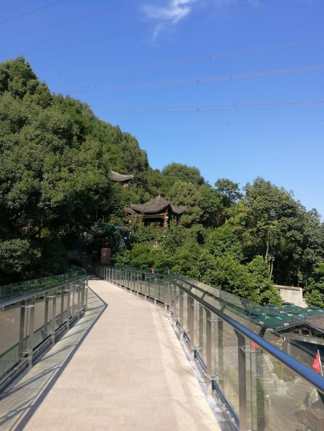 重庆火锅居然还分门派?南山上陆派网红火锅店引打卡热潮!