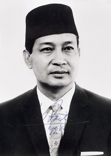 "微笑总统"苏哈托:贪污国家7成财富,活到87岁也没被判刑!