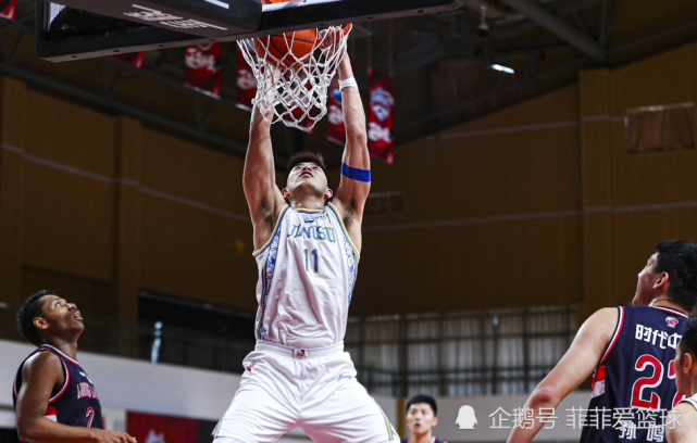 cba祝铭震17分广州送江苏三连败吴冠希2312成空砍