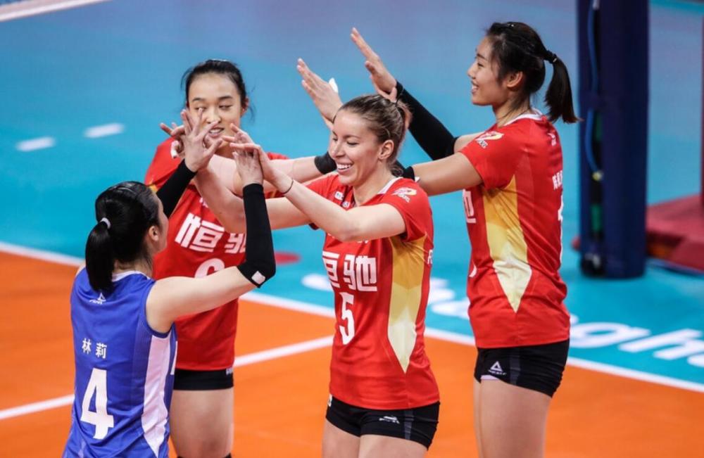 恒大女排全家福出炉31岁世界冠军未亮相郑益昕林莉已离队