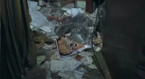 孤独死 清扫师 人怎么可以这样离开这个世界 日本 社会 宫川 何润锋