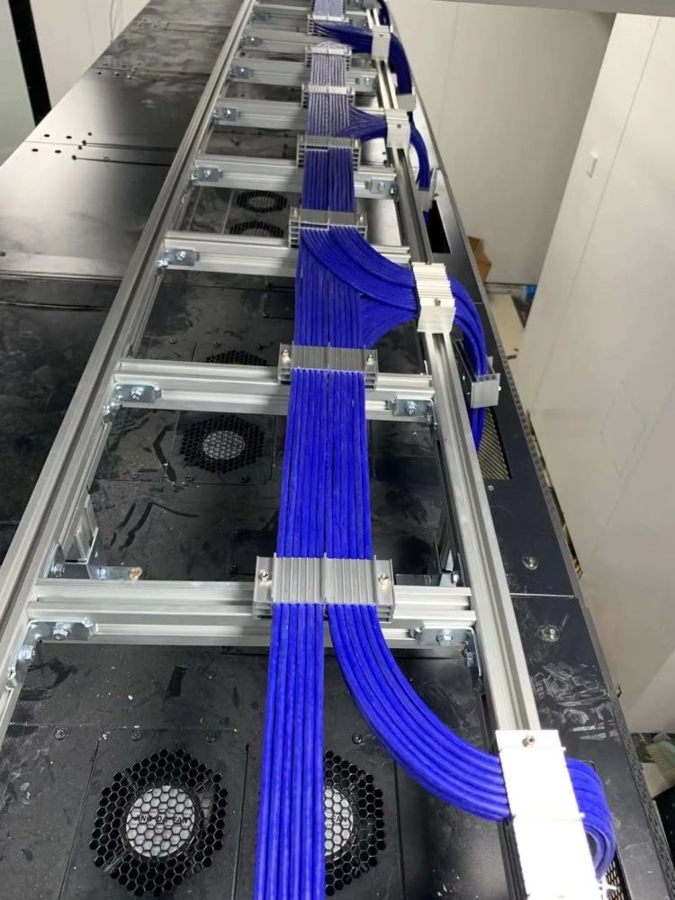 布线工程做成这样,简直就是艺术品!