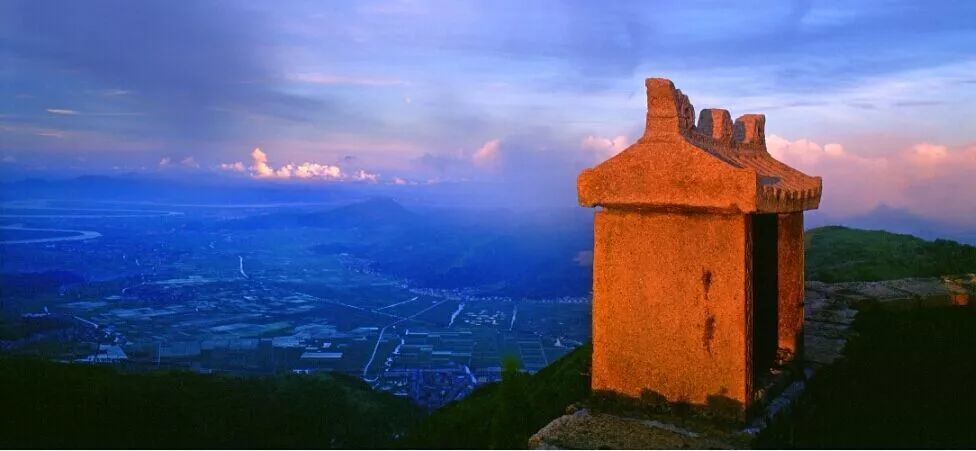 圣井胜境踏秋秘境一起欣赏秋山明净而如妆的模样