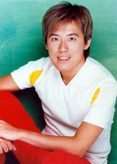 歌手张宇隐退2年久违露面在婚礼卖唱显心酸境遇与从前大不同