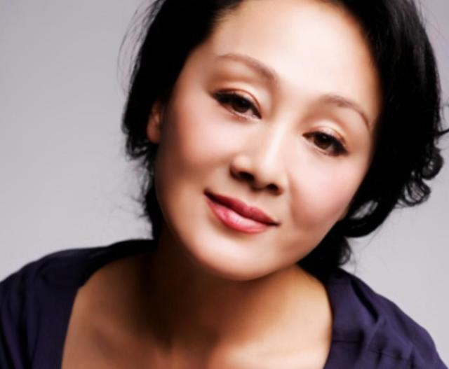 孩子是她一生的痛 女儿成妖艳整容脸 27岁儿子智力才到学龄前 腾讯网
