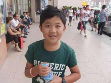 1米,贾云哲也曾透露过,自己的主治医生说,如果想要长高的话,只能坚持