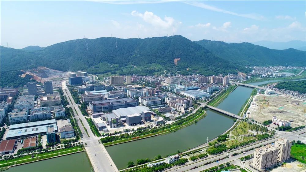 鞋艺小镇  陈钰浩 航拍近三年累计招引落地10亿以上重大产业项目17个