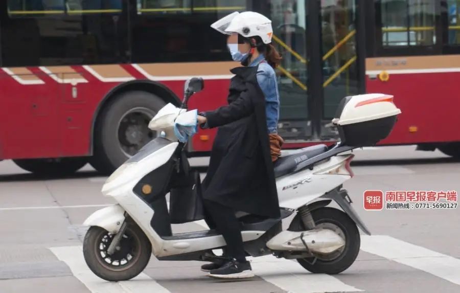 8日前广西有一股冷空气到货天气转冷这样骑电驴危险