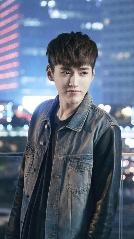 吴亦凡是怎么火的从出道到现在拥有一大批粉丝