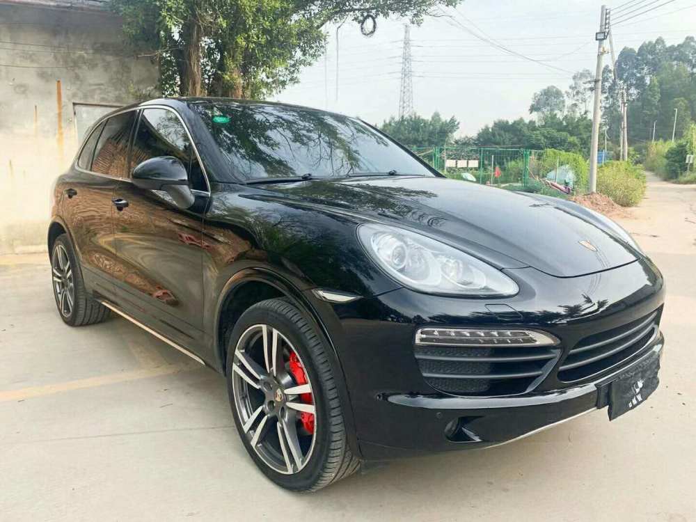 13款保时捷卡宴4.8s售价21万,整体线条流畅且运动气息强_腾讯新闻