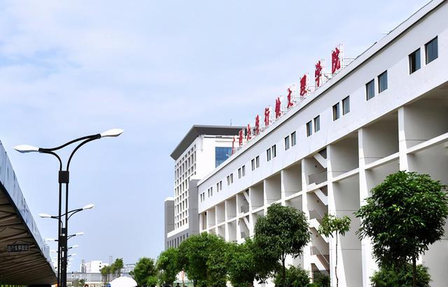 1,广西大学行健文理学院