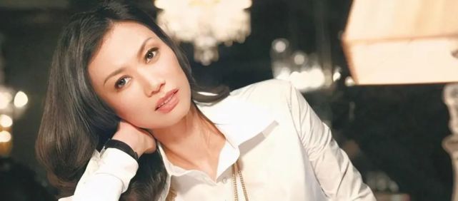 不过,我们常说人性都是多面的,复杂的,我们且看看,邓文迪的故事,有