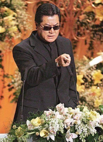 江湖大佬邓光荣遗孀近照曝光冻龄气质好丈夫曾大骂郑少秋