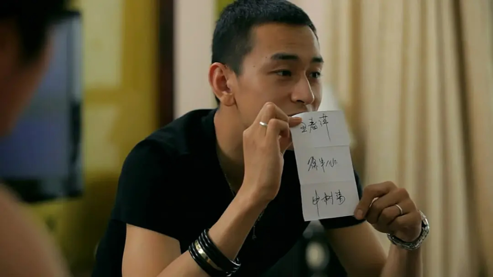 却没想到狐狸组织真正的老大,是邢冬冬的弟弟耿晓辉.