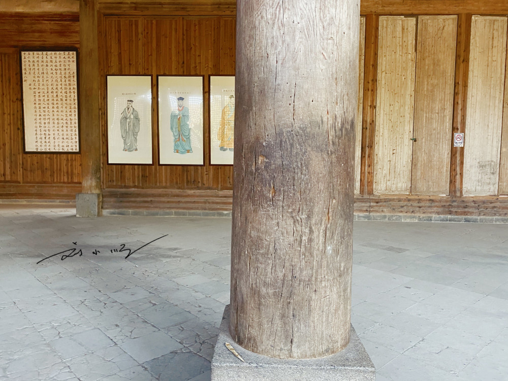 安徽农村发现4根天价柱子总价值超12亿游客活得还不如柱子