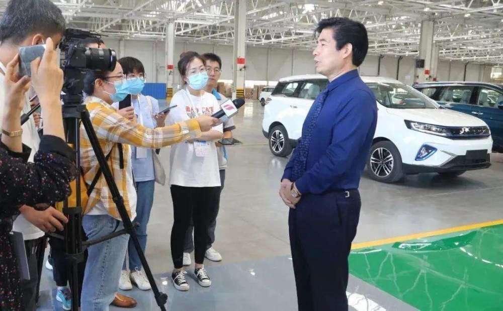 还记得干死蟒蛇的大运汽车吗出suv了