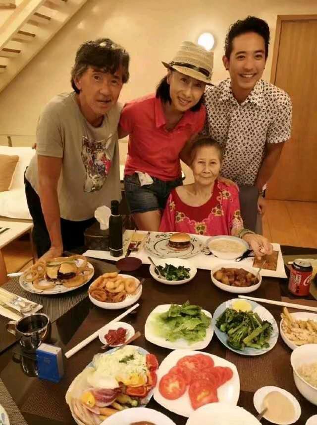 弃男神费翔转嫁大13岁林子祥 结婚24年无所出 叶倩文图什么 腾讯新闻