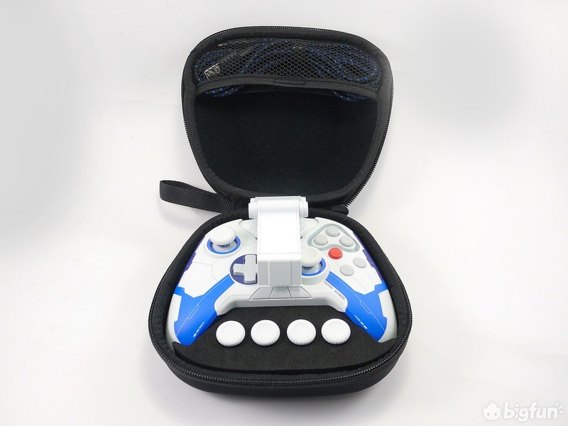 飞智八爪鱼2多平台手柄高达限定版开箱&评测_腾讯新闻