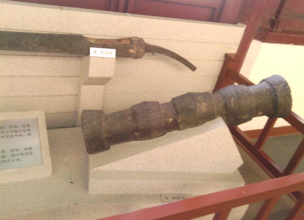 戴梓发明二十八连珠火铳康熙皇帝笑了笑说把戴梓流放