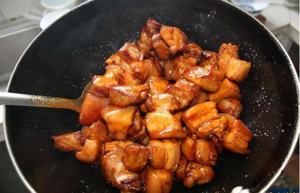 炒肉时,牢记这3个技巧,不管炒什么肉都香嫩入味,好吃又过瘾