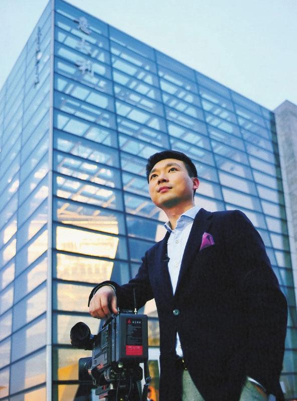 ""你二字辉哥还是你哥,还是那个《新闻联播》的门面!