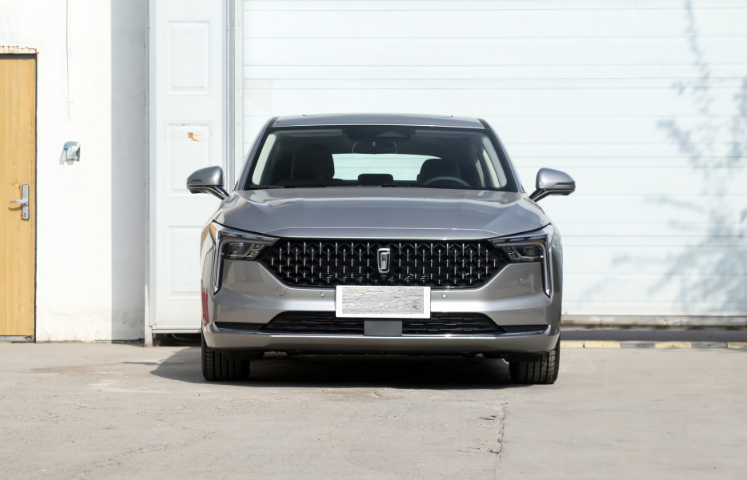 小红旗h5实力不容小觑颜值动力是亮点价格合适应该火