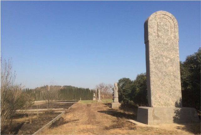 當時李弘與太子妃一起,陪父皇母后來到東都洛陽,住合壁宮綺雲殿.