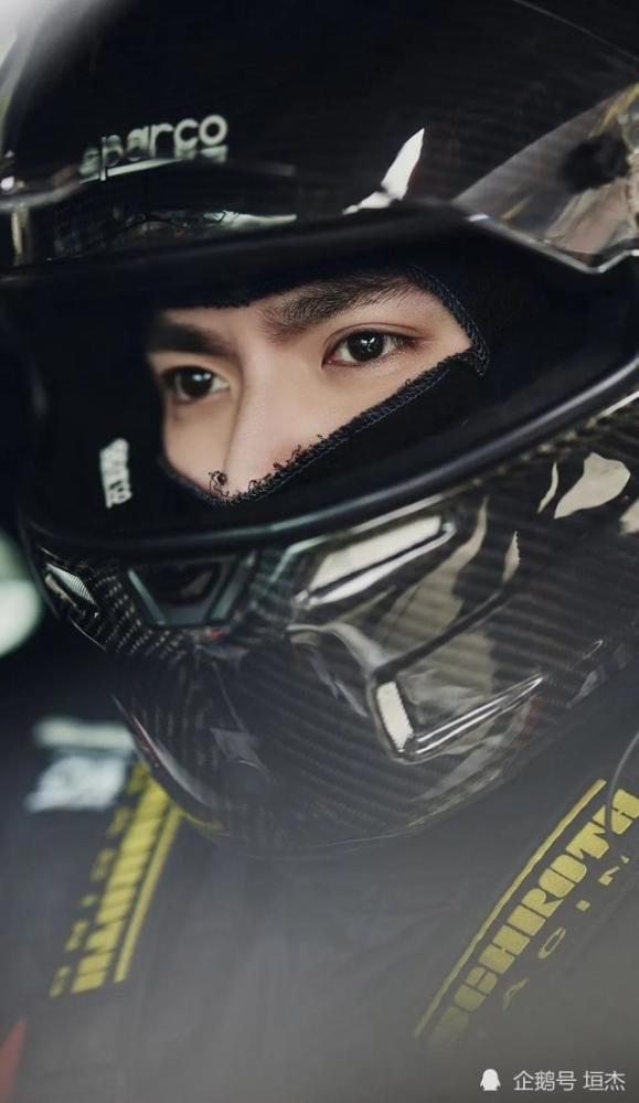 吴亦凡"大碗宽面"扭转路人缘,赛车夺冠,默默努力惊艳所有人_腾讯新闻