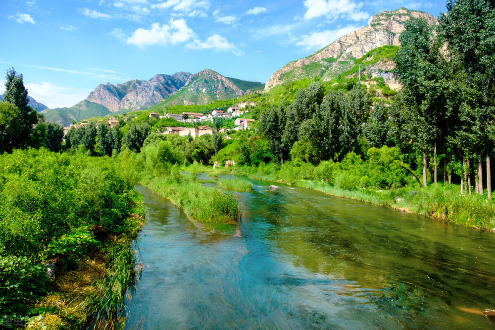 兖州刺史部西汉时下辖郡国:东郡(20县),济阴郡(8县),陈留郡(17县)