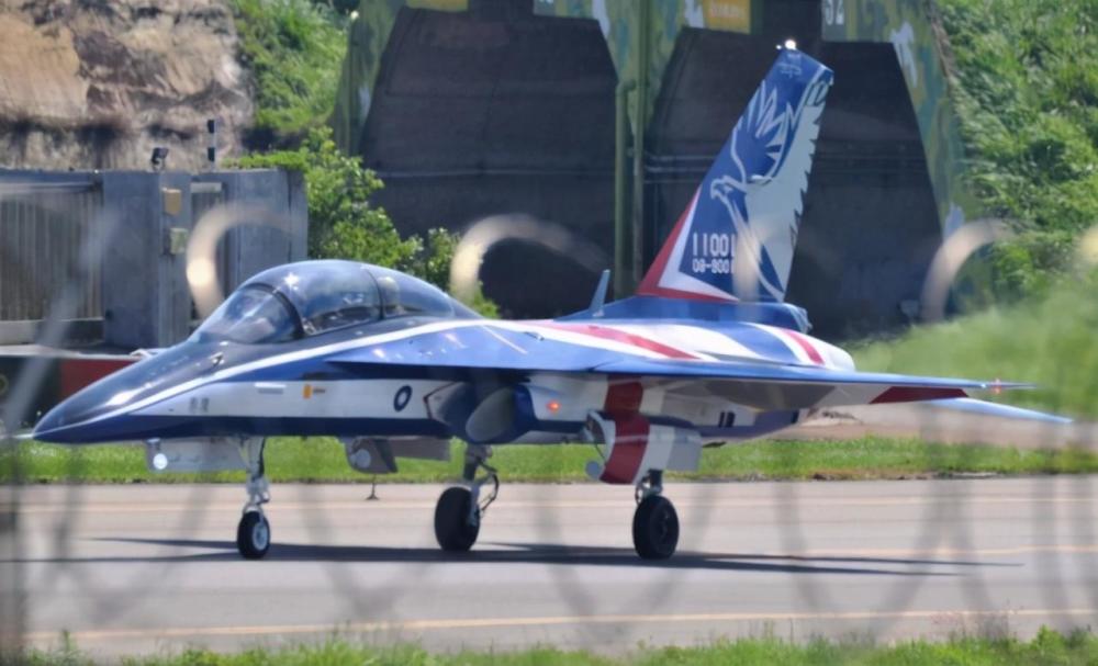 弹丸之地因空域不够用台湾勇鹰高教机每天只能试飞70分钟