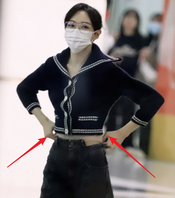 唐嫣现身《快本》录制,路透状态尽显甜美,穿公主裙腰围更抢镜!