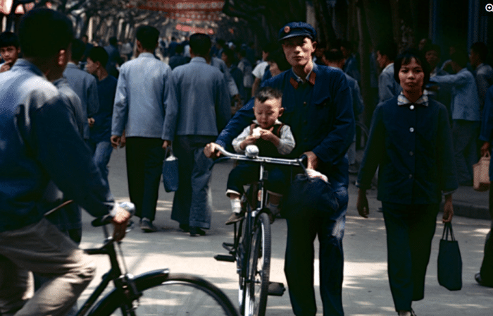 布鲁诺·巴贝|1973年中国真实老照片：当今90后，想象不到的70年生活！