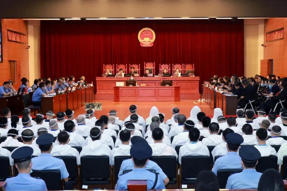 海南二中院对杨昌武等人涉黑案一审宣判