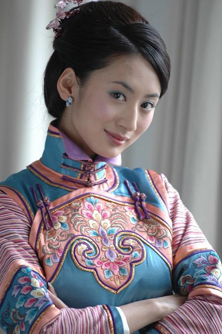 与秦岚合作《绣娘兰馨》;《哑巴新娘》之后,就有很多戏来找她.