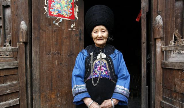 中国最美压寨夫人,她16岁嫁给土匪,94岁时容貌仍惊艳世人
