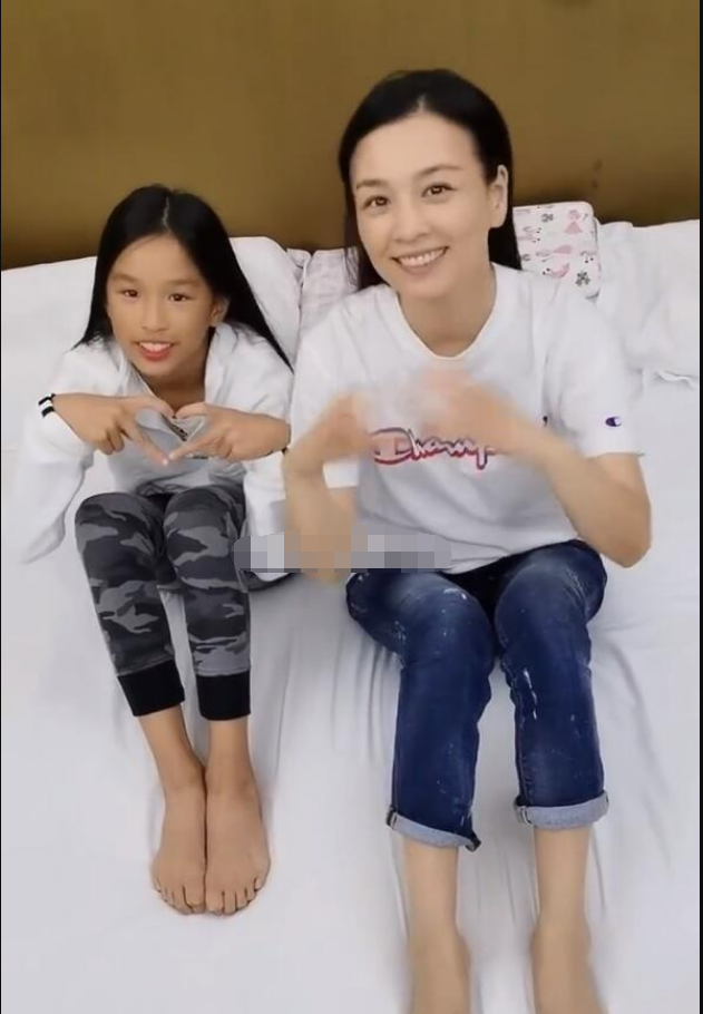 网友:看李咏女儿就懂了!