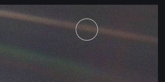 地球|飞行43年，飞过225亿公里，旅行者发送的一张照片让人类深思