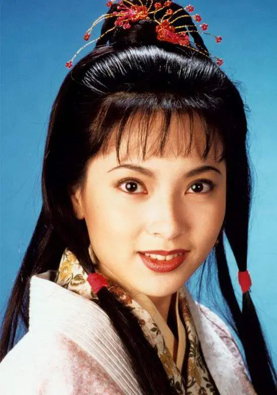 《神雕侠侣》中最美郭芙:下巴"尖"得认不出,至今50岁仍单身