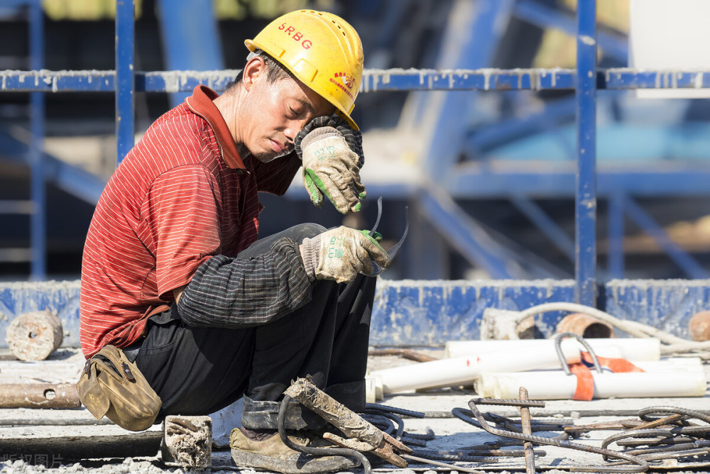 建筑工人面临"失业"?广东建筑机器人正式上岗,效率高工人4倍