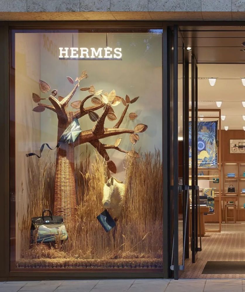 把橱窗的秋色滤镜打开后,真的美到我了!_腾讯新闻